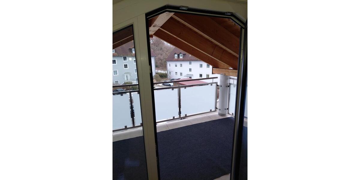 Dachgeschoßwohnung Mainburg - 4 Zimmer, 100 m&sup2;, 1.490&euro; | Angebot:24852106