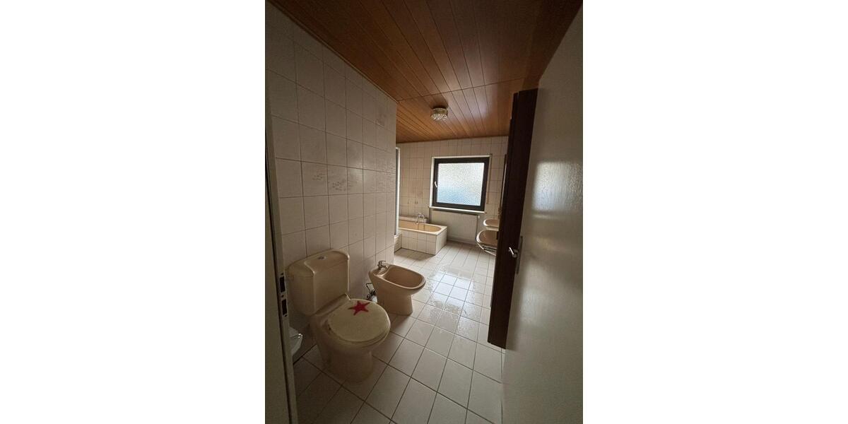 Erdgeschoßwohnung Grünberg - 4 Zimmer, 140 m&sup2;, 1.150&euro; | Angebot:24652497