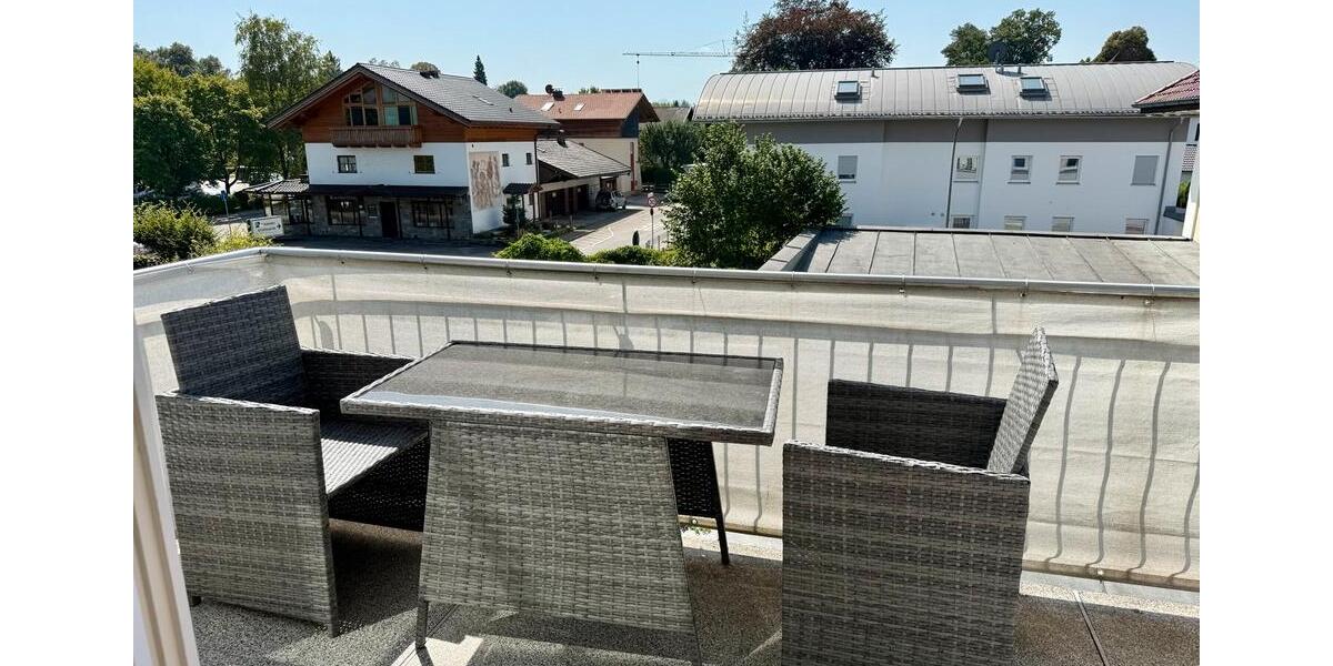 Dachgeschoßwohnung Schliersee - 2.5 Zimmer, 80 m&sup2;, 1.250&euro; | Angebot:25229449