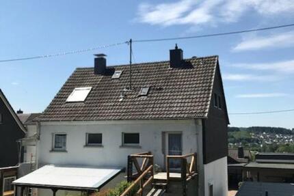 Gummersbach Steinberg sanierte Haushälfte + Garten + Garage