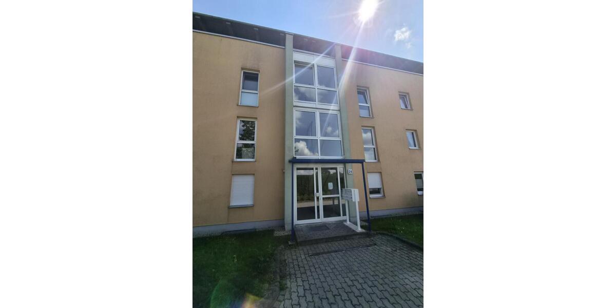 Grüne Aussichten inklusive! Helle 2-Zimmer-Wohnung mit Balkon - Etagenwohnung Chemnitz Ebersdorf | Angebot:27023731