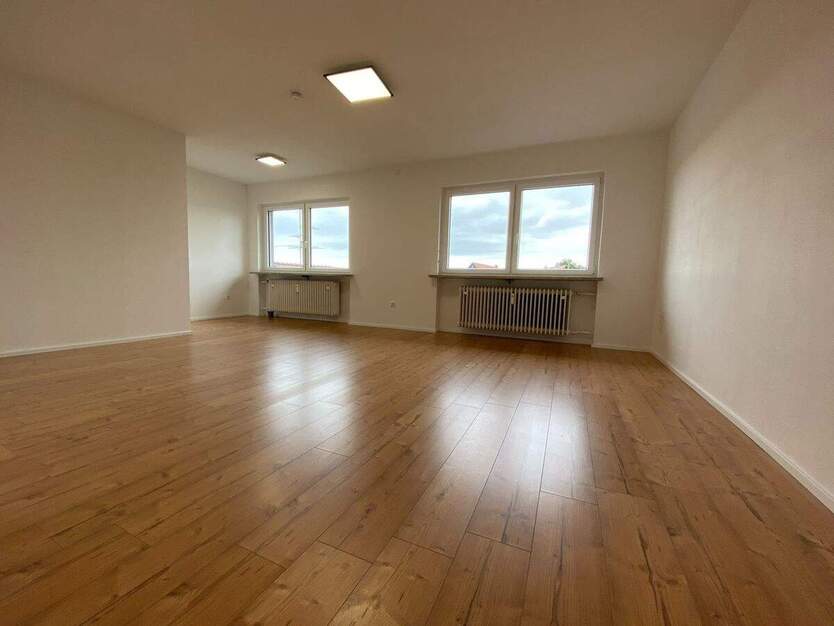 Außergewöhnliche 4-Zimmer-Wohnung mit eigenem Gartenanteil in Meeder 4 zimmer