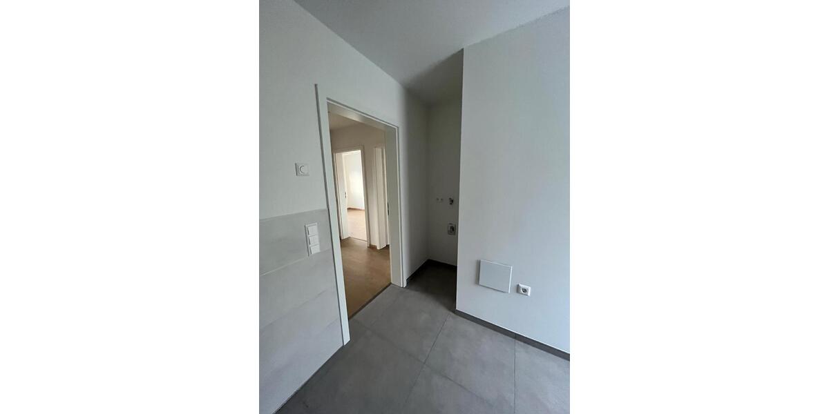 Etagenwohnung Knittlingen - 4 Zimmer, 100 m&sup2;, 1.400&euro; | Angebot:26048812