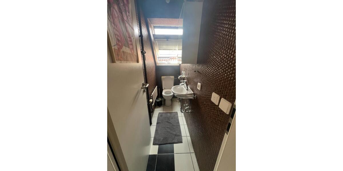 Dachgeschoßwohnung Stuttgart Stuttgart-Süd - 13 Zimmer, 89 m&sup2;, 575&euro; | Angebot:26652370