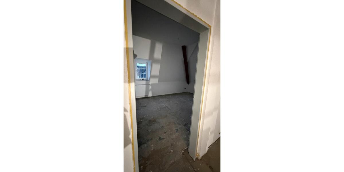 Dachgeschoßwohnung Wetzlar - 3 Zimmer, 100 m&sup2;, 1.000&euro; | Angebot:25981877