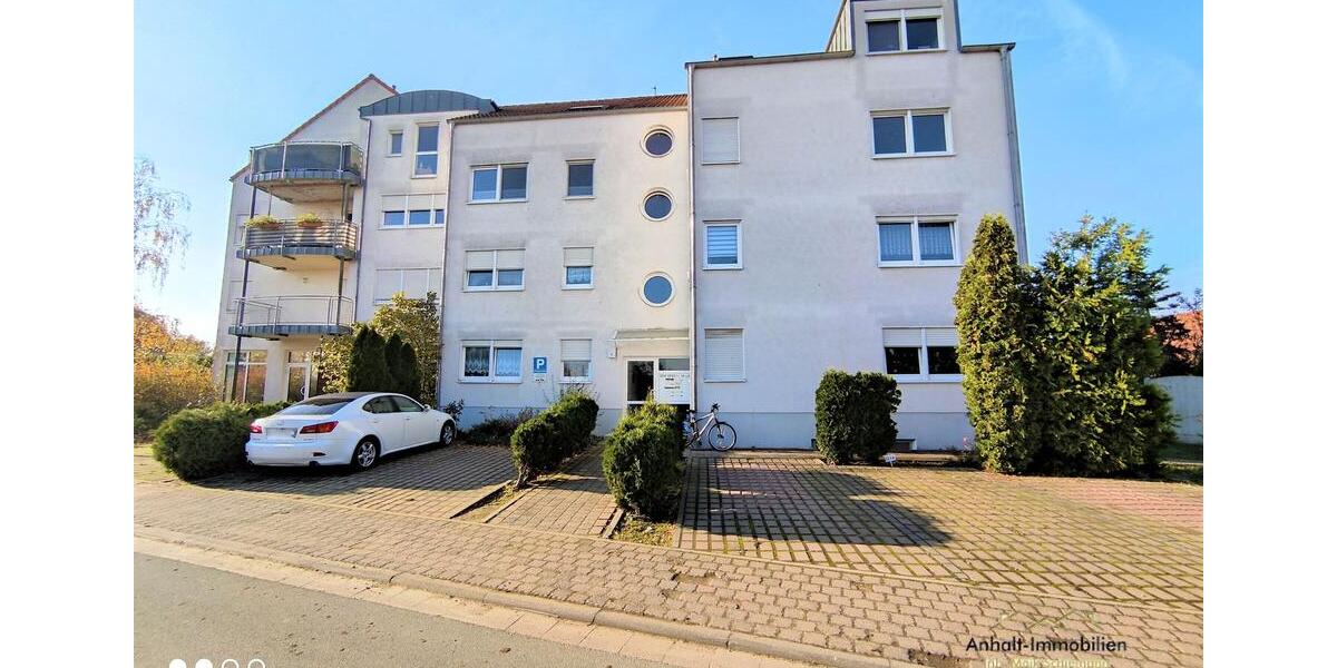 Das Objekt liegt in einer idyllischen Nachbarschaft, die sich perfekt eignet um den Trubel des Alltags zu entfliehen. Das Haus besticht durch eine gute Instandhaltung und die ansprechende... 4 zimmer