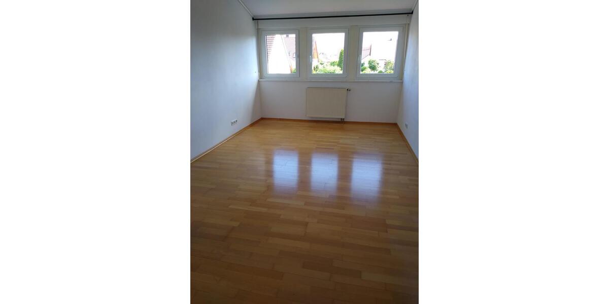Dachgeschoßwohnung Niederschönenfeld - 3 Zimmer, 110 m&sup2;, 1.150&euro; | Angebot:26613621