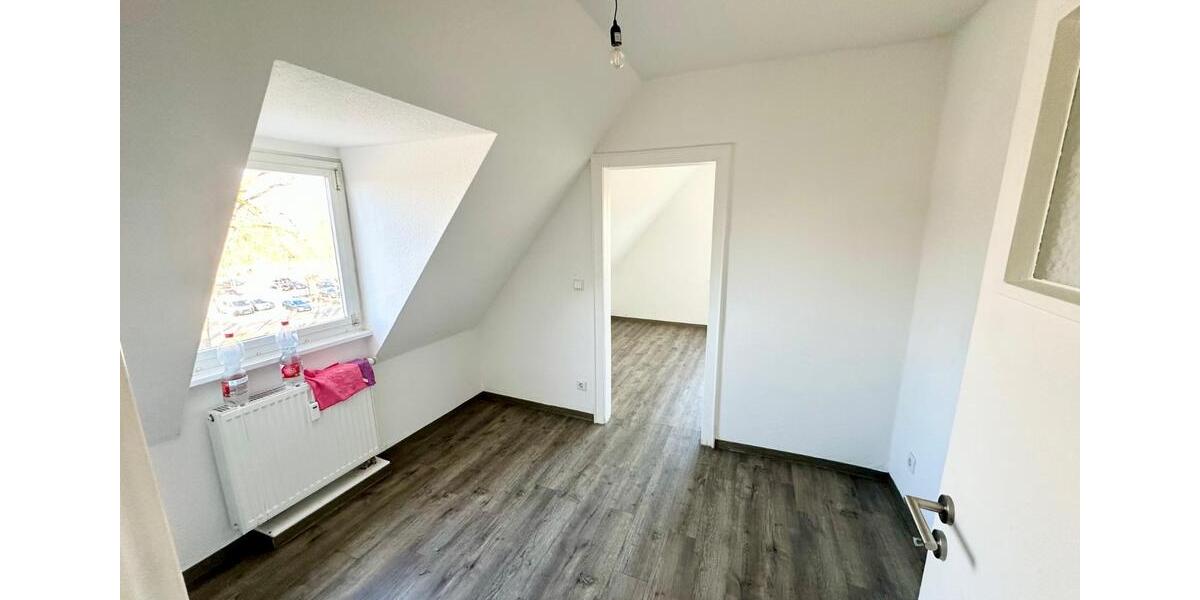 Dachgeschoßwohnung Detmold - 3 Zimmer, 75 m&sup2;, 580&euro; | Angebot:25430655