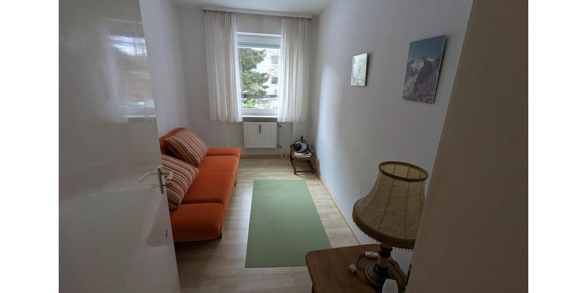 4 Zimmerwohnung Erdgeschoss 89,92 qm mit Balkon und Parkplatz 4 zimmer