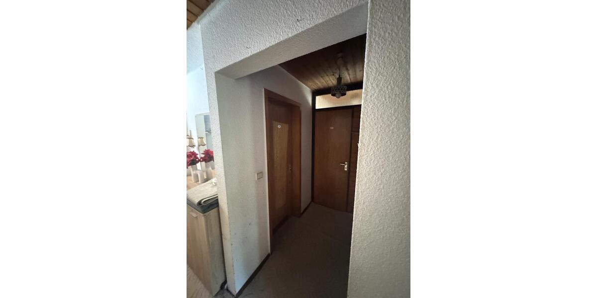 Etagenwohnung Bempflingen - 3 Zimmer, 100 m&sup2;, 1.100&euro; | Angebot:26350196