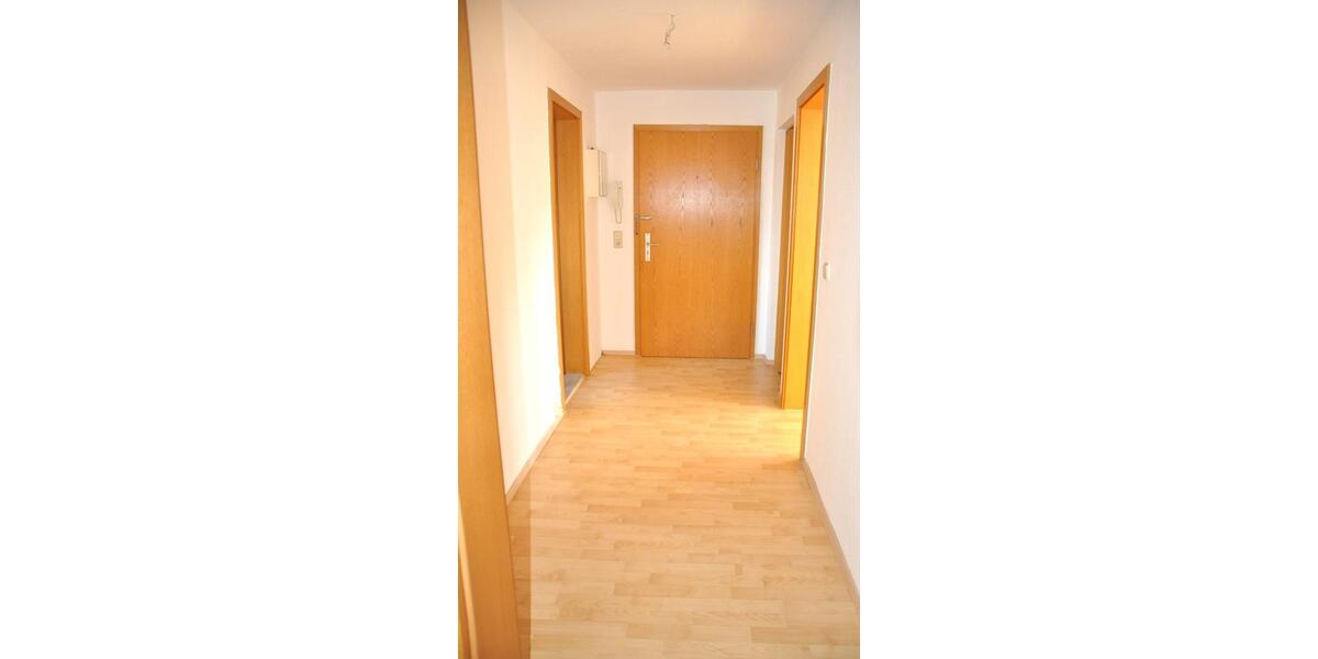 Dachgeschoßwohnung Glauchau - 2 Zimmer, 53 m&sup2;, 350&euro; | Angebot:17236847