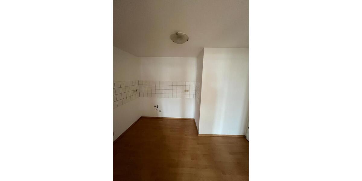 Etagenwohnung Bad Langensalza - 4 Zimmer, 100 m&sup2;, 650&euro; | Angebot:26367199