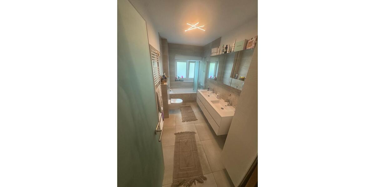 Erdgeschoßwohnung Duisburg Duisburg-Mitte - 3 Zimmer, 88 m&sup2;, 1.700&euro; | Angebot:26617709
