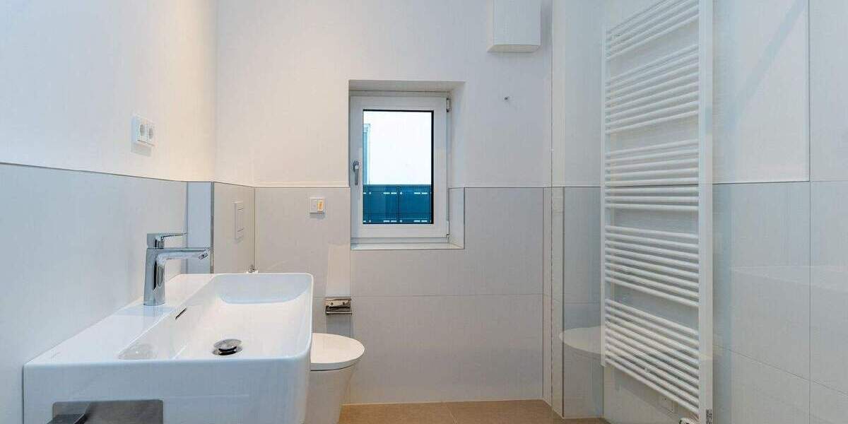 Etagenwohnung Kiel Düsternbrook - 5 Zimmer, 190 m&sup2;, 3.800&euro; | Angebot:25726582