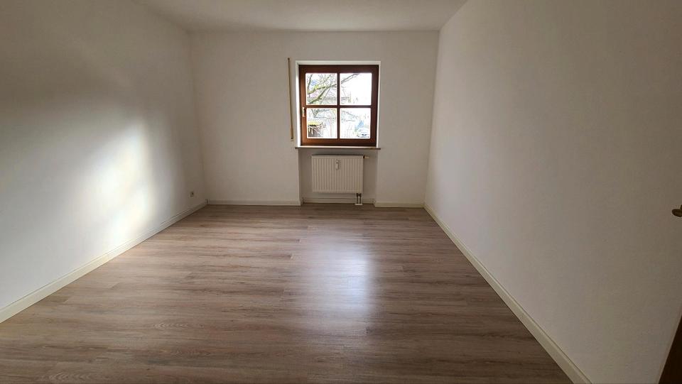 Terrassenwohnung Bayerbach - 3 Zimmer, 820&euro; | Angebot:23485892