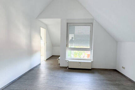 2-Raum mit Balkon, Tiefgarage und Stellplatz! 2 zimmer