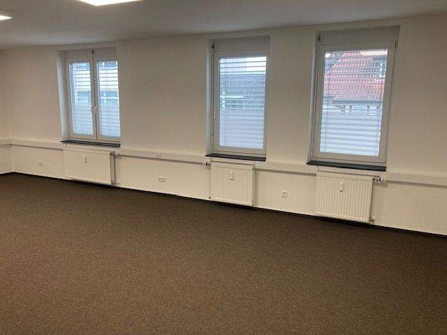 Gewerbeobjekt Erwitte - 6 Zimmer, 115 m&sup2;, 850&euro; | Angebot:25664648