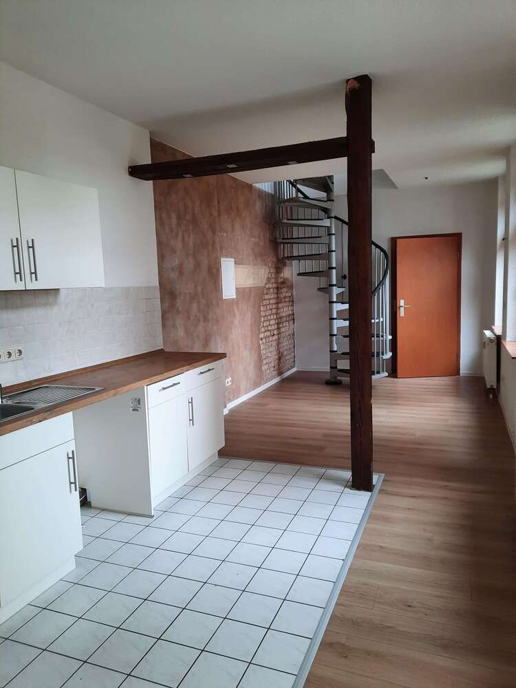 helle 3 Zimmer-Maisonette-Wohnung mit Einbauküche ***ab sofort verfügbar***