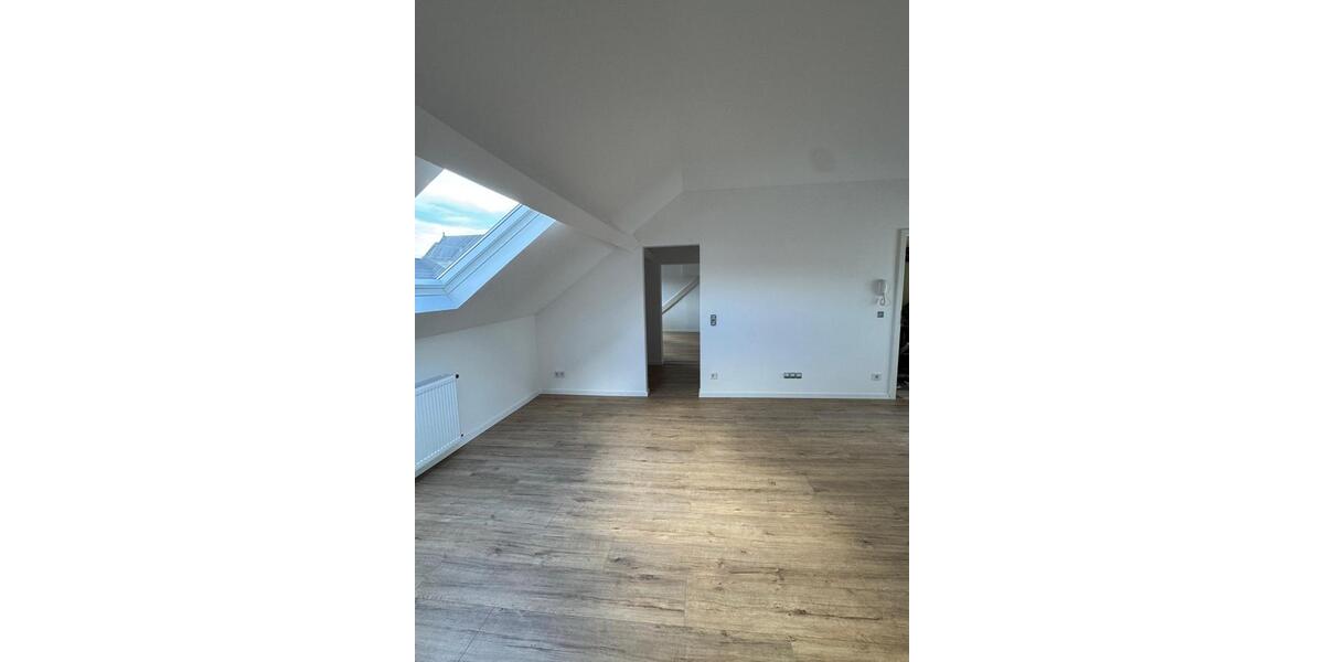 Dachgeschoßwohnung Saarlouis - 2 Zimmer, 76 m&sup2;, 700&euro; | Angebot:26630202