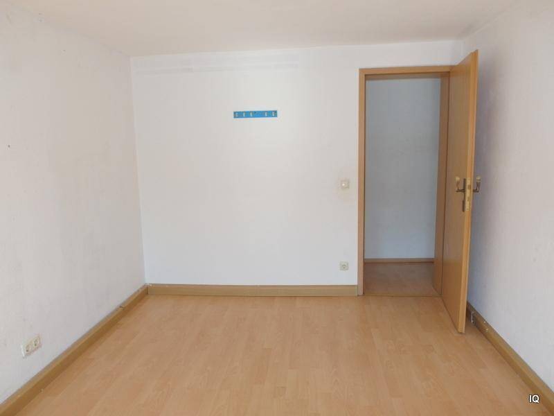 Gemütliche 3-Zimmer DachWohnung mit Laminat und Bad mit Dusche * handwerlich begabte Mieter gesucht
