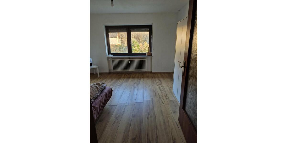 Etagenwohnung Dahn - 3 Zimmer, 102 m&sup2;, 850&euro; | Angebot:25647051