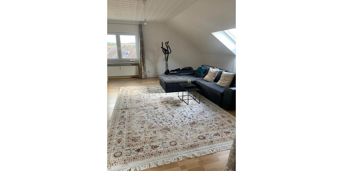 Dachgeschoßwohnung Großenlüder - 3 Zimmer, 90 m&sup2;, 600&euro; | Angebot:26312754