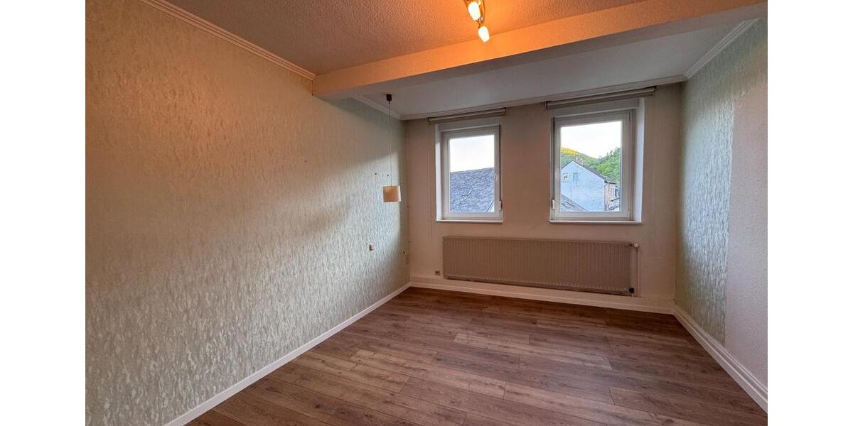 Dachgeschoßwohnung Kirn - 4 Zimmer, 95 m&sup2;, 700&euro; | Angebot:24523268
