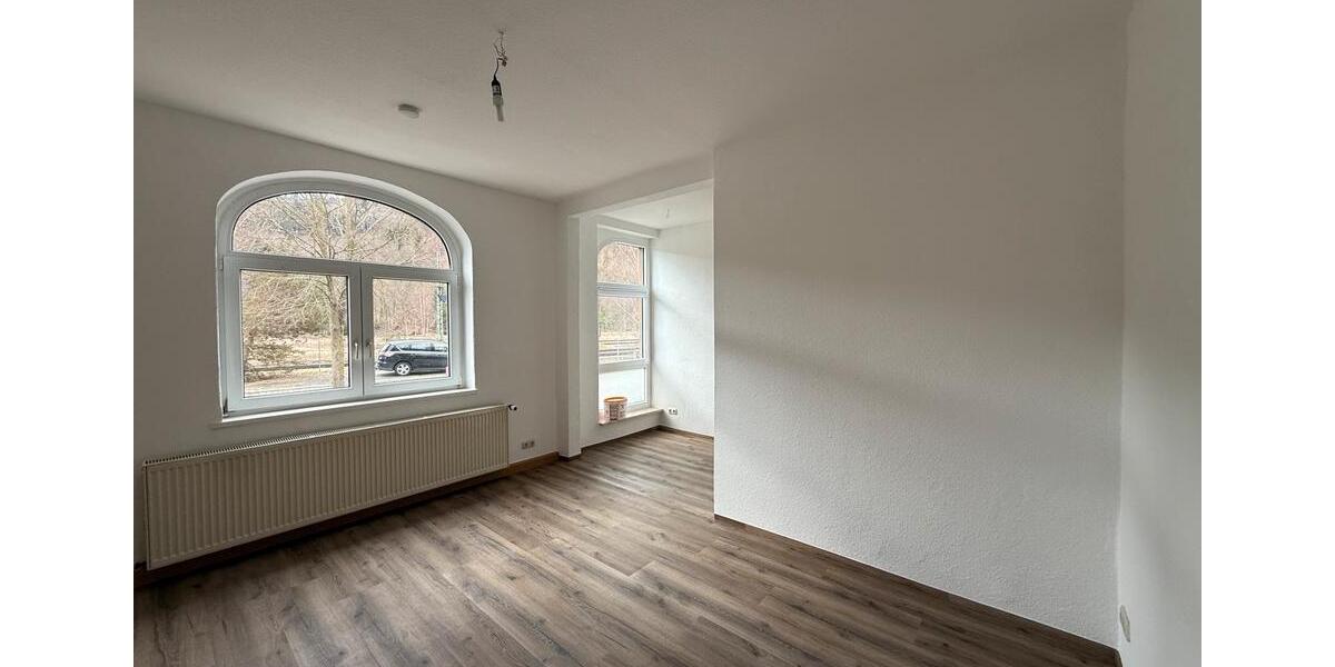 Hochparterre Saalfeld (Saale) - 2 Zimmer, 52 m&sup2;, 250&euro; | Angebot:25922471