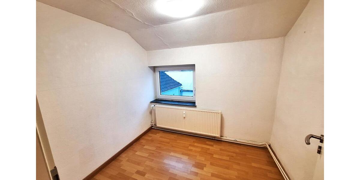 Dachgeschoßwohnung Flensburg - 2.5 Zimmer, 75 m&sup2;, 670&euro; | Angebot:26263086