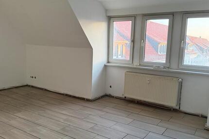 2-Zi DG-Wohnung, Erstbezug nach der Sanierung. 2 zimmer