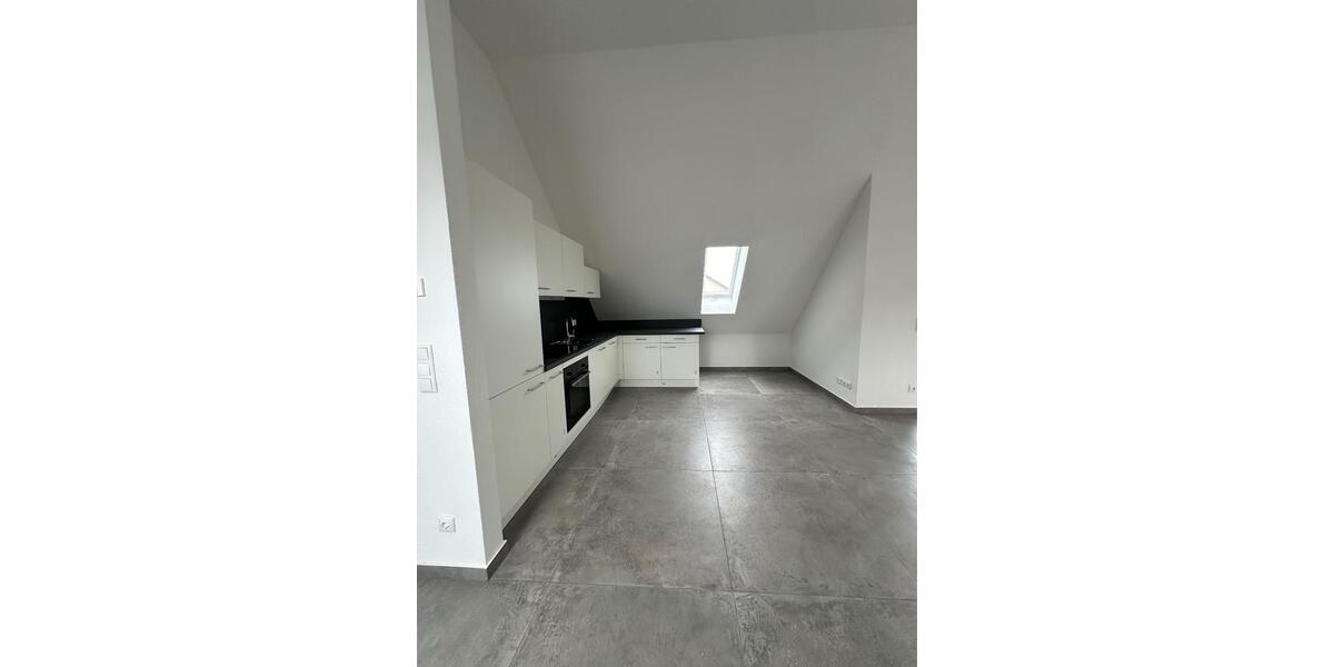 Dachgeschoßwohnung Elsenfeld - 3 Zimmer, 82 m&sup2;, 1.200&euro; | Angebot:24440440
