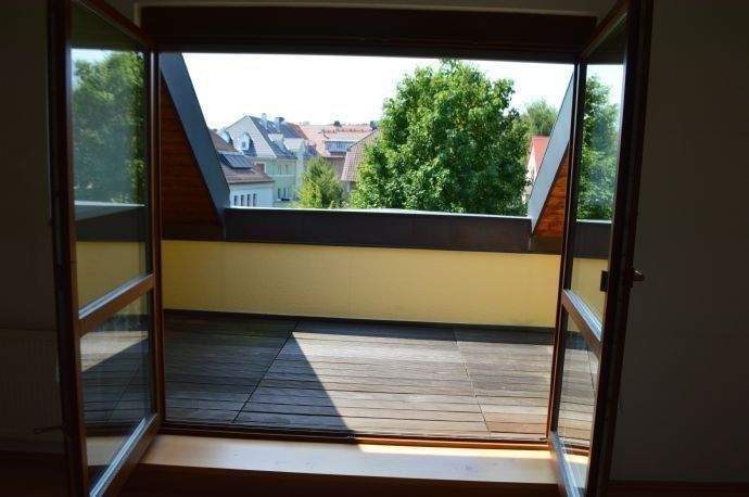 Etagenwohnung Kitzingen - 3 Zimmer, 109 m&sup2;, 885&euro; | Angebot:24733824