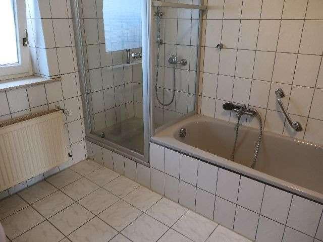 Etagenwohnung Lügde - 4 Zimmer, 95 m&sup2;, 415&euro; | Angebot:26461052