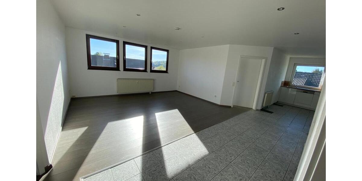Dachgeschoßwohnung Marburg Marbach - 3 Zimmer, 95 m&sup2;, 760&euro; | Angebot:26557388