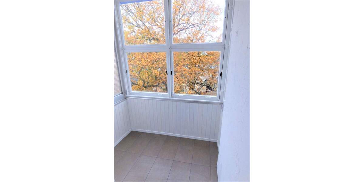 Frisch Renoviert - Schöne 3 Zi.- Whg., Bad mit Fenster, Loggia WG´s Willkommen! 3 zimmer