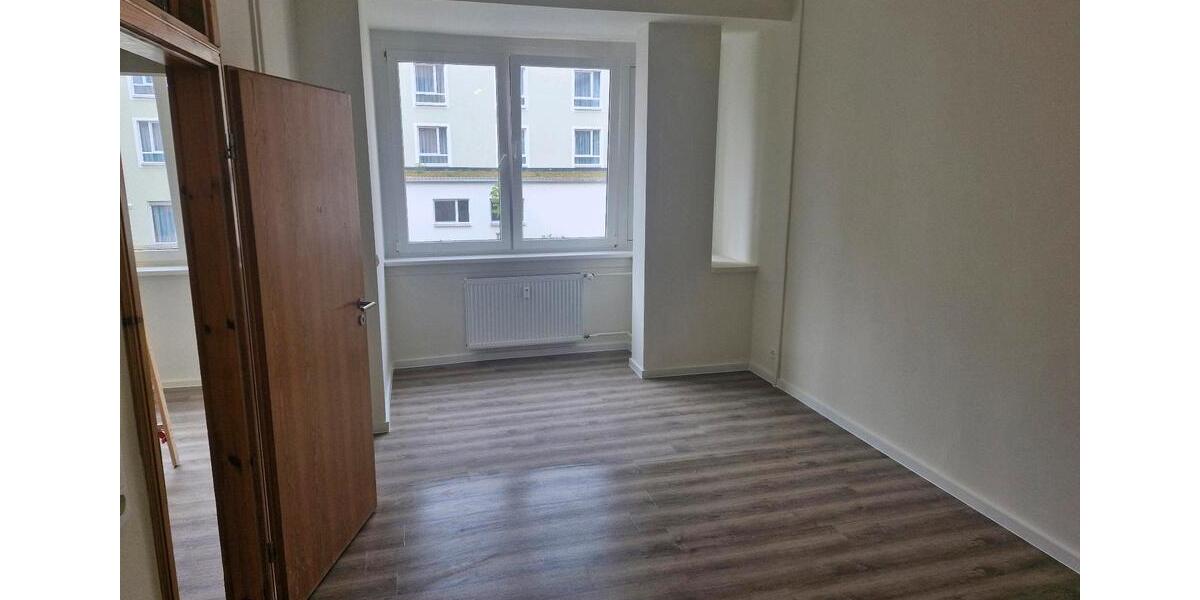 Etagenwohnung Schwerin Neumühle - 2 Zimmer, 61 m&sup2;, 700&euro; | Angebot:26563573