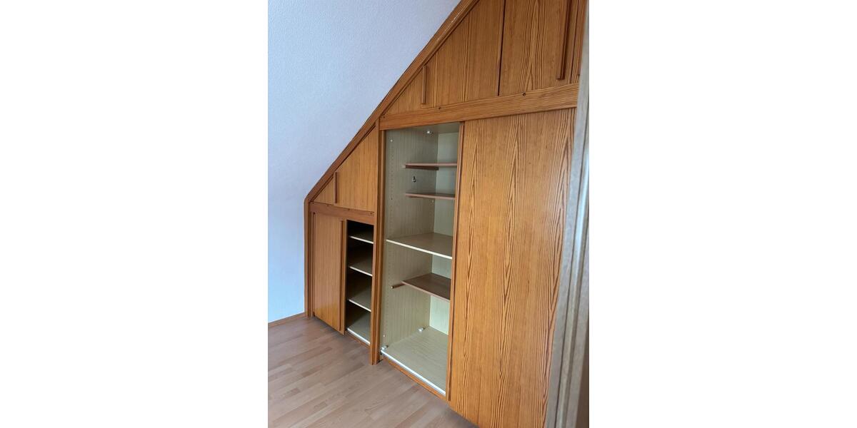 Dachgeschoßwohnung Gießen - 5 Zimmer, 105 m&sup2;, 1.450&euro; | Angebot:24855375