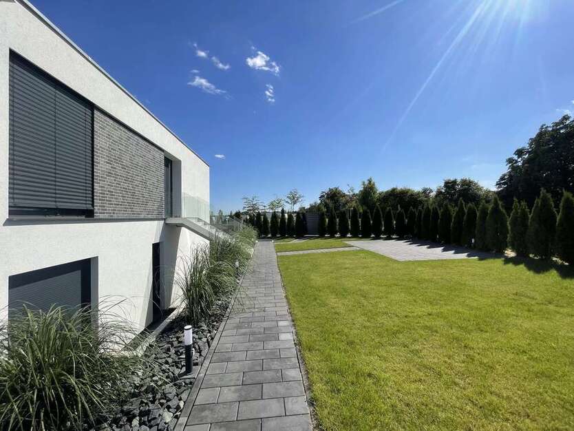 Mit dem Aufzug direkt in die Traumwohnung am Zwenkauer See! 4 zimmer