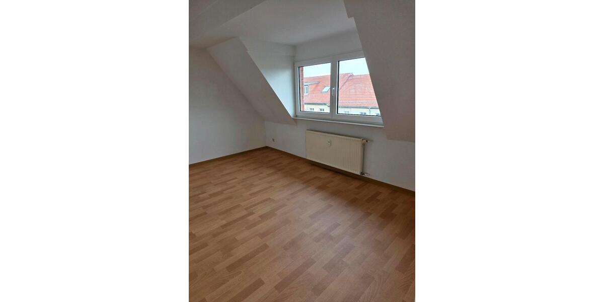 Dachgeschoßwohnung Dessau-Roßlau Roßlau - 3 Zimmer, 62 m&sup2;, 385&euro; | Angebot:24846320