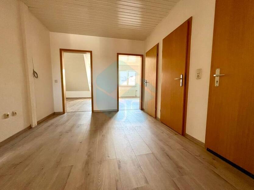 Schöne 4-ZKB-Dachgeschoss-Wohnung in Butzbach-Pohl-Göns! (Bitte sonstige Angaben beachten)