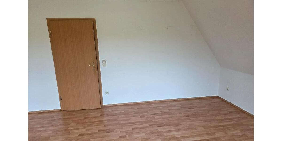 Dachgeschoßwohnung Weißenfels Großkorbetha - 2 Zimmer, 56 m&sup2;, 310&euro; | Angebot:26479937