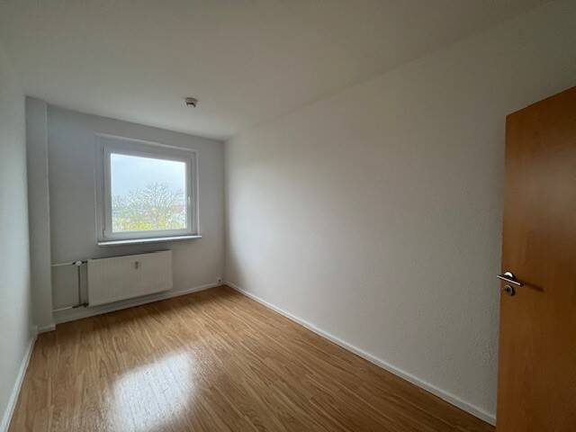 Etagenwohnung Zwickau Pölbitz - 3 Zimmer, 70 m&sup2;, 325&euro; | Angebot:26189605