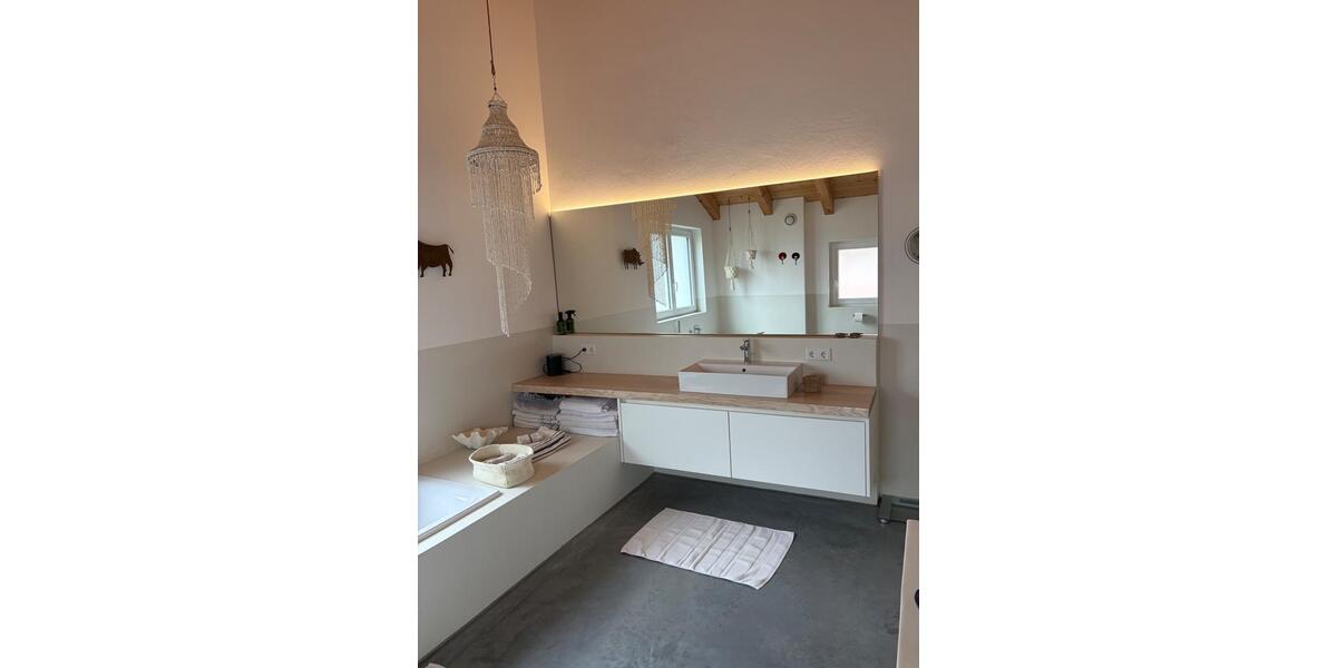 Wohnen auf Zeit Großweil - 7 Zimmer, 165 m&sup2;, 5.000&euro; | Angebot:26133591