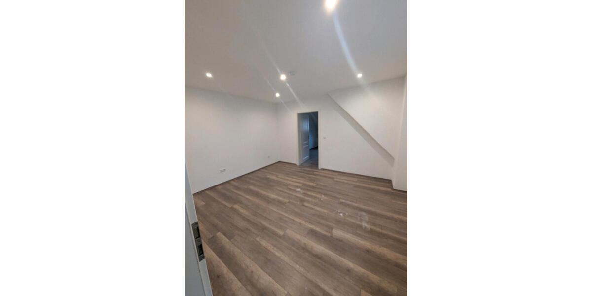 Einfamilienhaus Saarbrücken Scheidt - 4 Zimmer, 172 m&sup2;, 1.400&euro; | Angebot:24780403