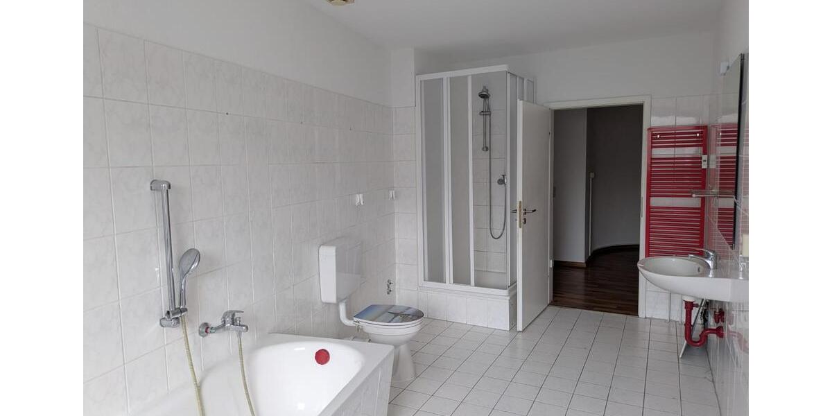 Etagenwohnung Pritzwalk - 4 Zimmer, 145 m&sup2;, 850&euro; | Angebot:25962663