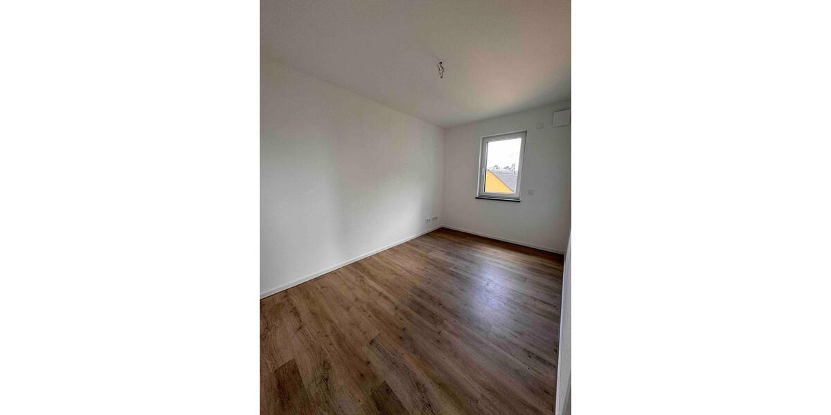 Einfamilienhaus Mitterteich - 4 Zimmer, 136 m&sup2;, 1.360&euro; | Angebot:24840843