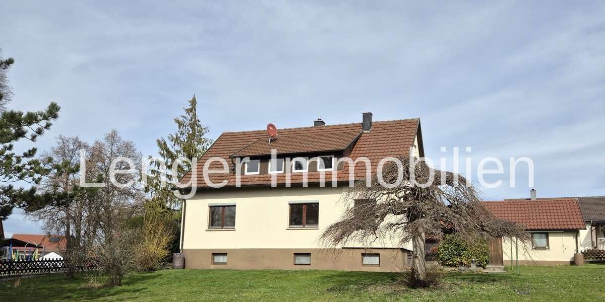 Einfamilienhaus Bisingen - 7 Zimmer, 153 m&sup2;, 1.300&euro; | Angebot:26087363