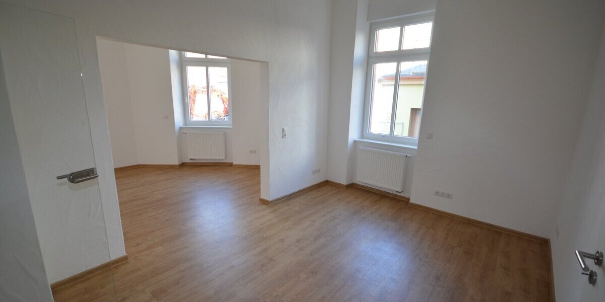 Eine wunderschoene Altbauwohnung in zentraler Stadtlage. 3 zimmer