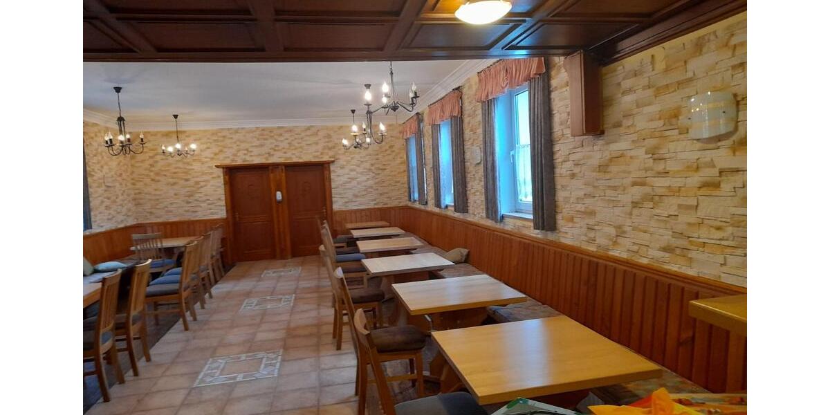 Komplett eingerichtetes Restaurant mit Wohnung und zusätzlichen Z zimmer