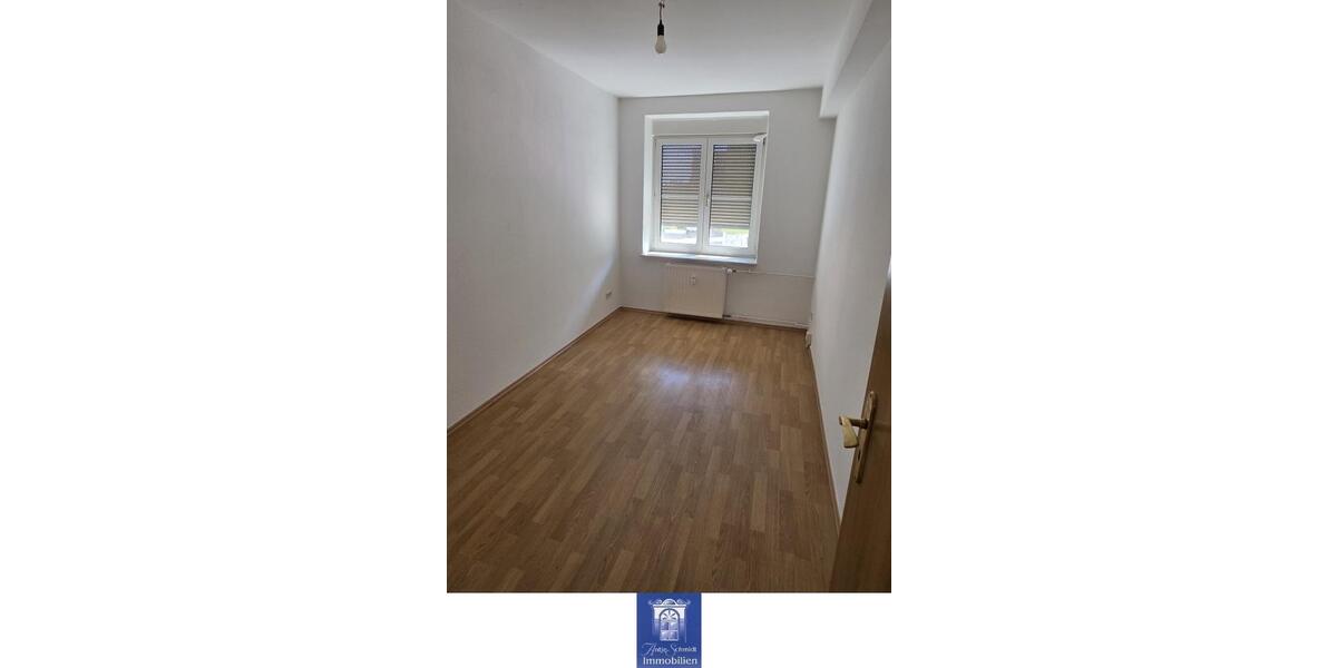 Erdgeschoßwohnung Großschirma - 4 Zimmer, 74 m&sup2;, 475&euro; | Angebot:26432015